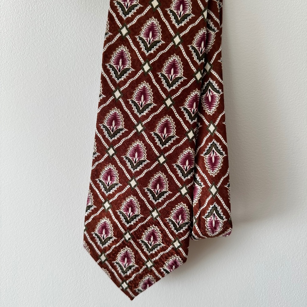 Burberry's silk tie